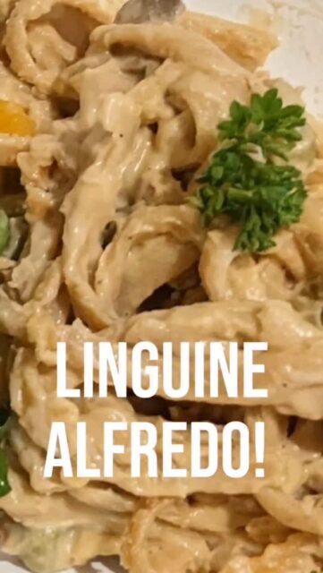 Creamy, dreamy, plant-powered Alfredo coming right up!✨

Who knew potatoes + cashews could make the silkiest, cheesiest, no-dairy-needed sauce? 🥔🌰🧄

This beauty is packed with:
💪 Protein + healthy fats from cashews

🍽 Slow-burn energy from potatoes

🧂 Natural umami from nutritional yeast

💛 Brightness from lemon + spices

All blended into the kind of comfort you want over everything.

And the best part? Zero oil. Zero dairy. Zero heaviness. Just pure, velvety goodness your pasta will thank you for. 🍝💛

Want the full recipe? Comment ALFREDO and I’ll send it your way! 👇✨