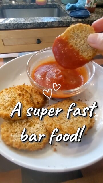 This is what I make when I want people standing in my kitchen.🧑‍🍳😋

These crispy fried polenta coins start out simple and somehow turn into everyone asking “wait… what is this?” while reaching for another one.

Golden and crunchy on the outside, soft and cozy in the middle, and made with just a few pantry ingredients — this is plant-based comfort food that feels a little fancy without trying too hard.

If polenta has ever intimidated you, this is the easiest place to start.

👉 Comment “yummy” and I’ll send you the recipe💛

#jennykatecooks #plantbasedcomfort #cozykitchen #easyveganrecipes #polenta #simpleingredients #weeknightmeals #snackideas#plantbased #vegan #southernliving #plantbasedsoutherner #plantlife