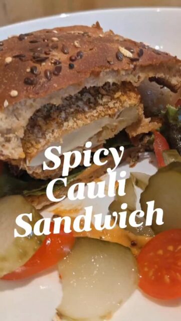 Craving Chick-fil-A but trying to eat a little healthier?👀🤤

These cauliflower sliders are golden, crunchy, and packed with flavor — and somehow come in at about 100 calories without sacrificing the comfort-food vibes. Even the non-veggie eaters in my house were impressed.👏

👉If you’re looking for a lighter option that still feels indulgent, this one’s for you.
Comment “RECIPE” and I’ll send you the link 👇#plantbased #southernliving #plantbasedsoutherner #chickfilla #plantbasedfood #plantbasedfood