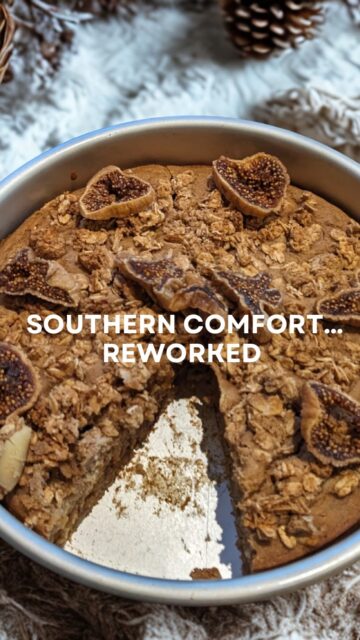 This is the coziest cake I’ve made all winter… and it’s not what people expect.👀🤩

Warmly spiced, perfectly tender, and the kind of bake you make on a slow morning with coffee in hand.
But here’s the part that surprises everyone:
✨ plant-based
✨ oil-free
✨ naturally sweetened with jammy Turkish figs

No frosting. No fuss. Just a soft crumb, a hearty oat-almond topping, and a kitchen that smells like cinnamon and cardamom.

👉Breakfast or dessert?
Comment “cake” and I’ll send you the recipe. ☕️🍰

#veganfood #plantbaseddessert #plantbasedsoutherner #oilfreevegan #figrecipes #cozybaking #veganbaking #plantbased #plantbasedsoutherner #vegan #healthycake