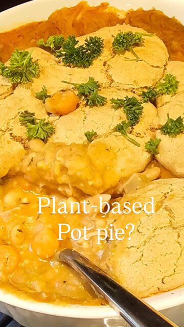 This surprised me more than I expected…👀😋✨

I took a comfort food (pot pie) I grew up loving and made it my plant-based, Southern way — herby, cozy, and just the kind of dish that feels like a hug on a cold day.

👉If this made you crave something warm, comment “cozy” and I’ll send the recipe your way 🥧🌿

#plantbased #vegan #southernliving #potpie